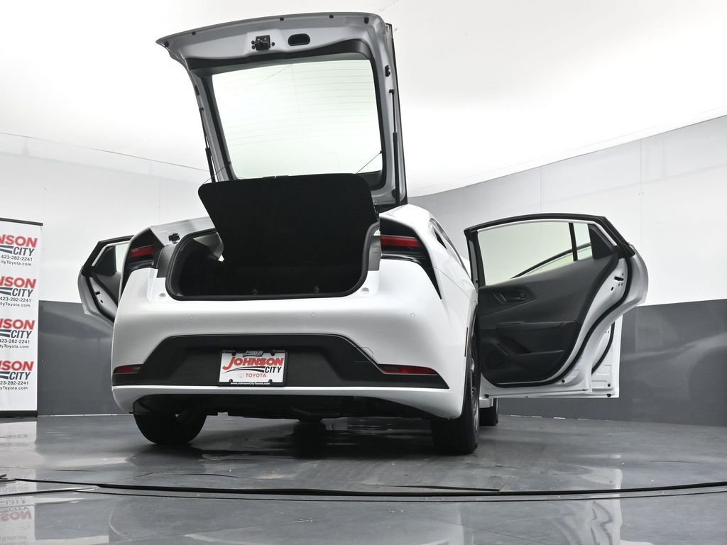 Used 2024 Toyota Prius LE FWD image 41