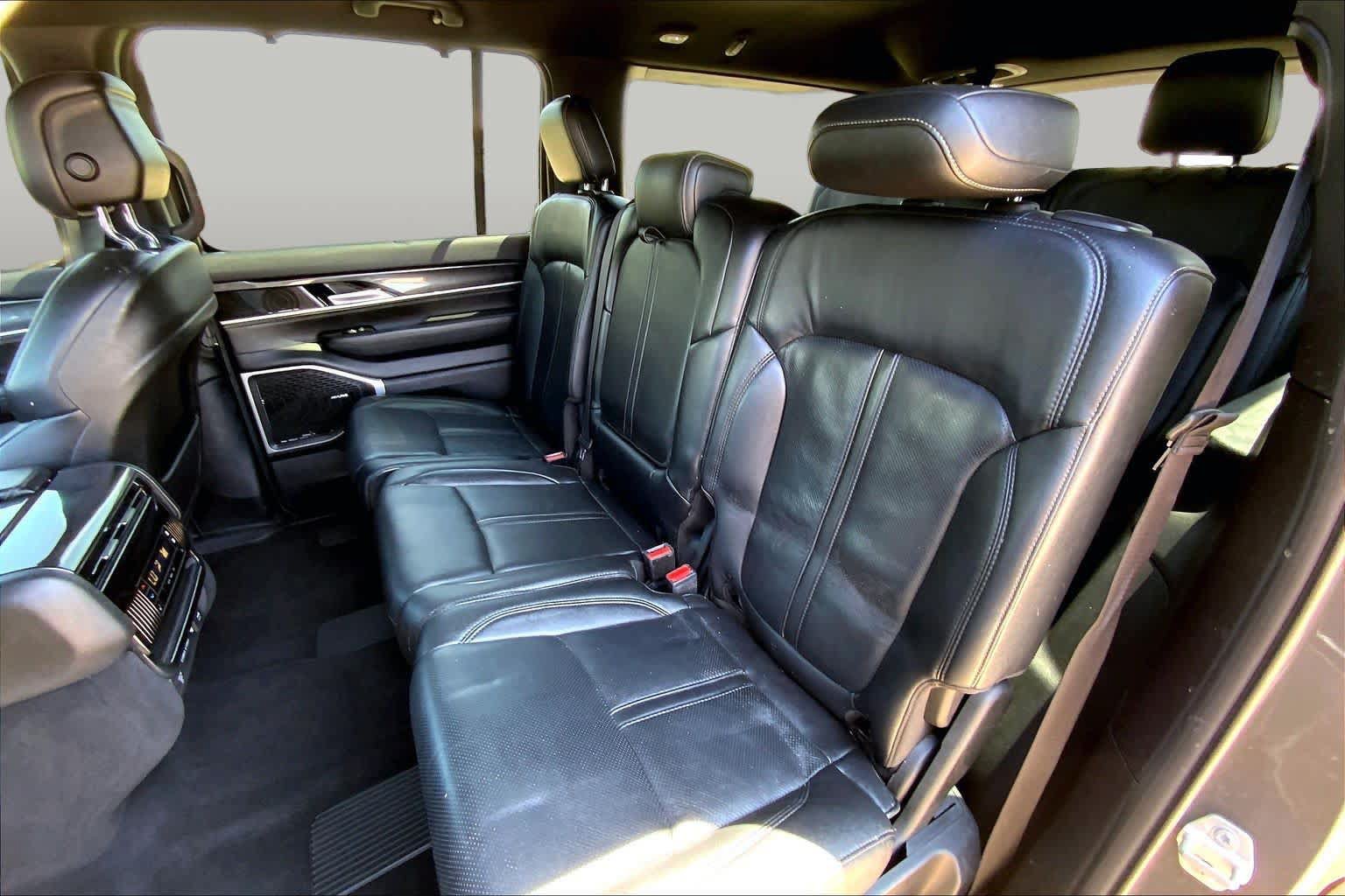 Used 2022 Jeep Wagoneer Series I w/ Convenience Group I AWD/4WD image 19