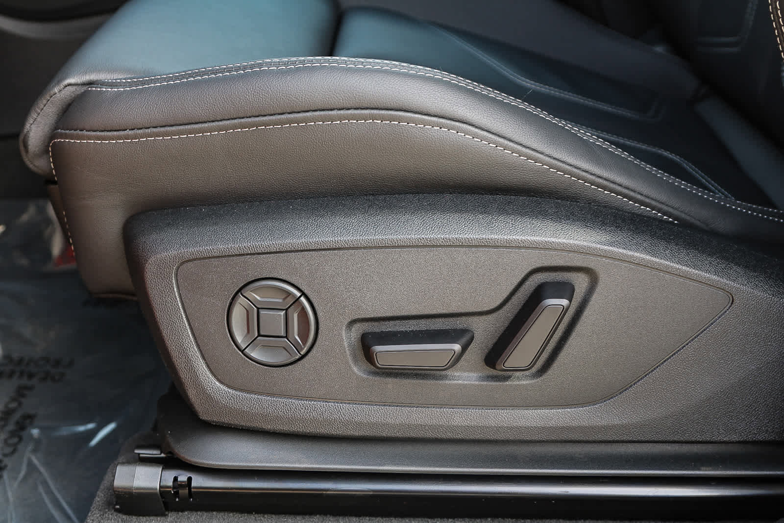 Used 2025 Audi Q3 2.0T Premium w/ Convenience Package image 21