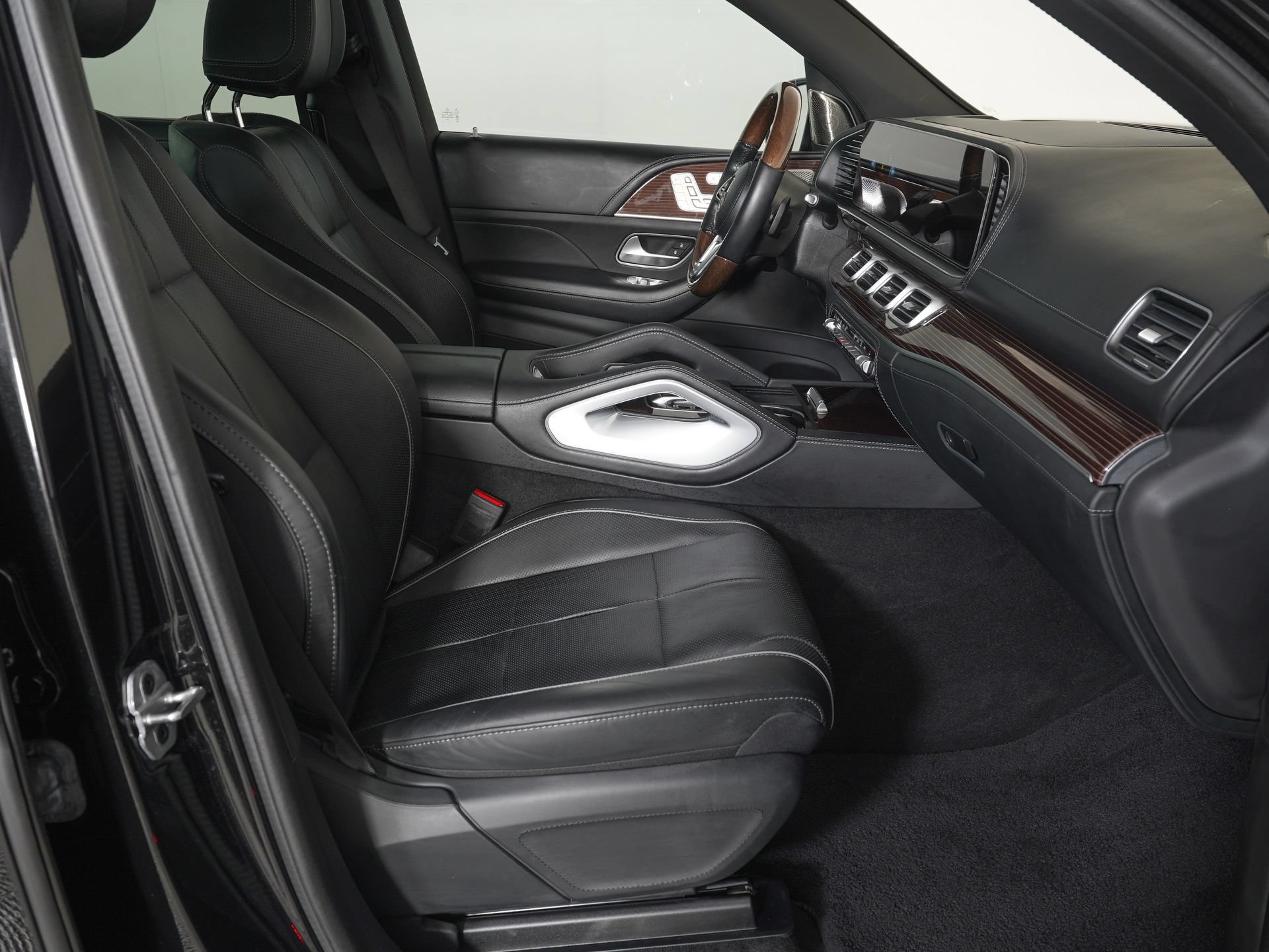 Used 2023 Mercedes-Benz Maybach GLS 600 4MATIC image 9
