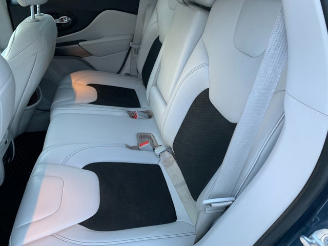 Used 2020 Jeep Cherokee Latitude Plus w/ Comfort/Convenience Group image 18