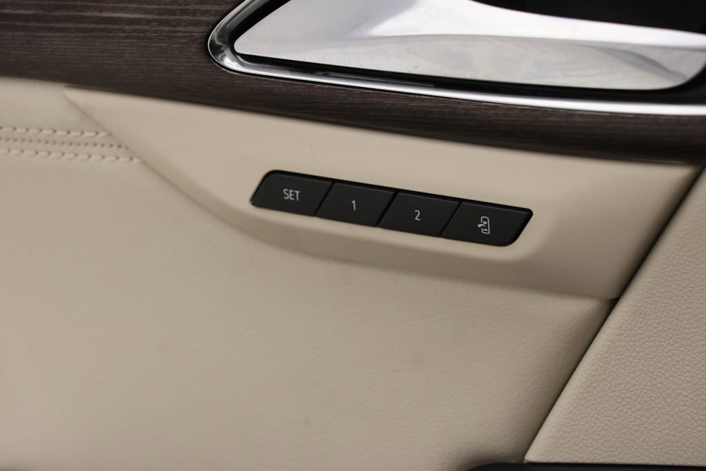 Used 2023 Buick Envision Avenir image 28