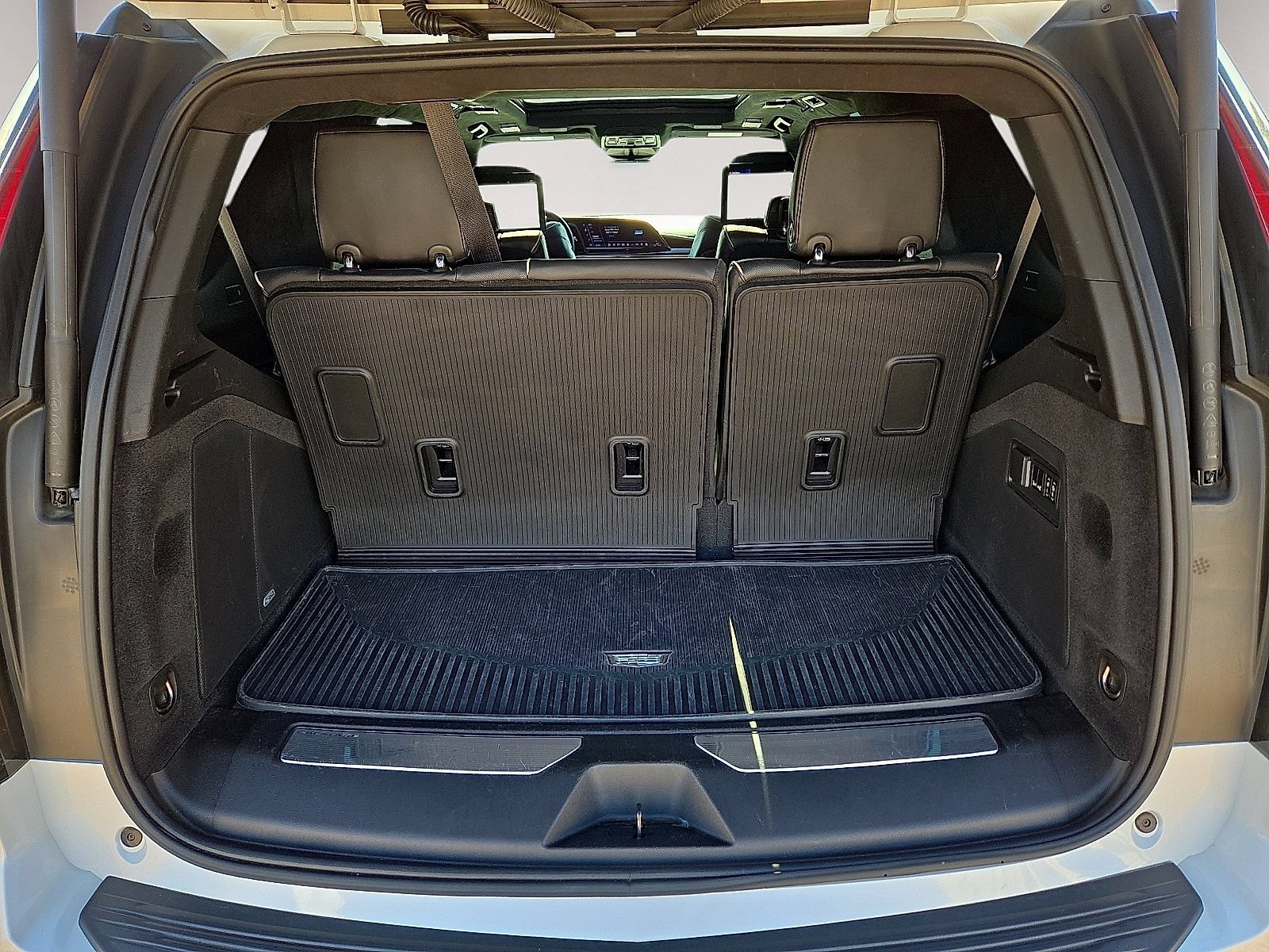 Used 2024 Cadillac Escalade Sport Platinum w/ LPO, ONYX Package AWD/4WD image 15