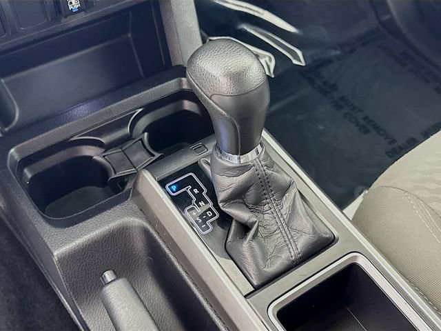 Used 2021 Toyota Tacoma SR5 AWD/4WD image 16