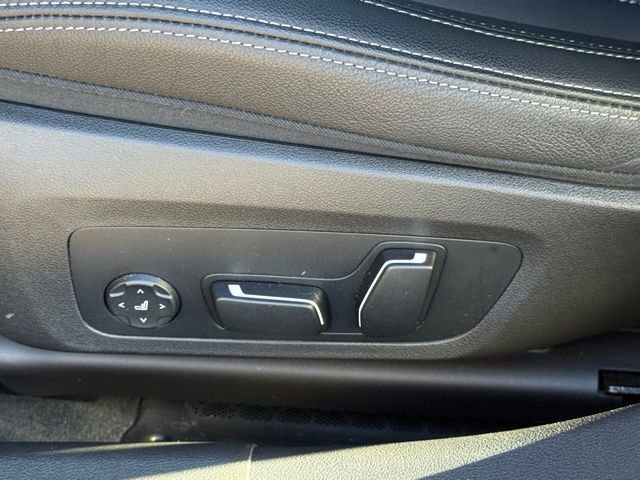 Used 2025 BMW 330i Sedan w/ Convenience Package image 19