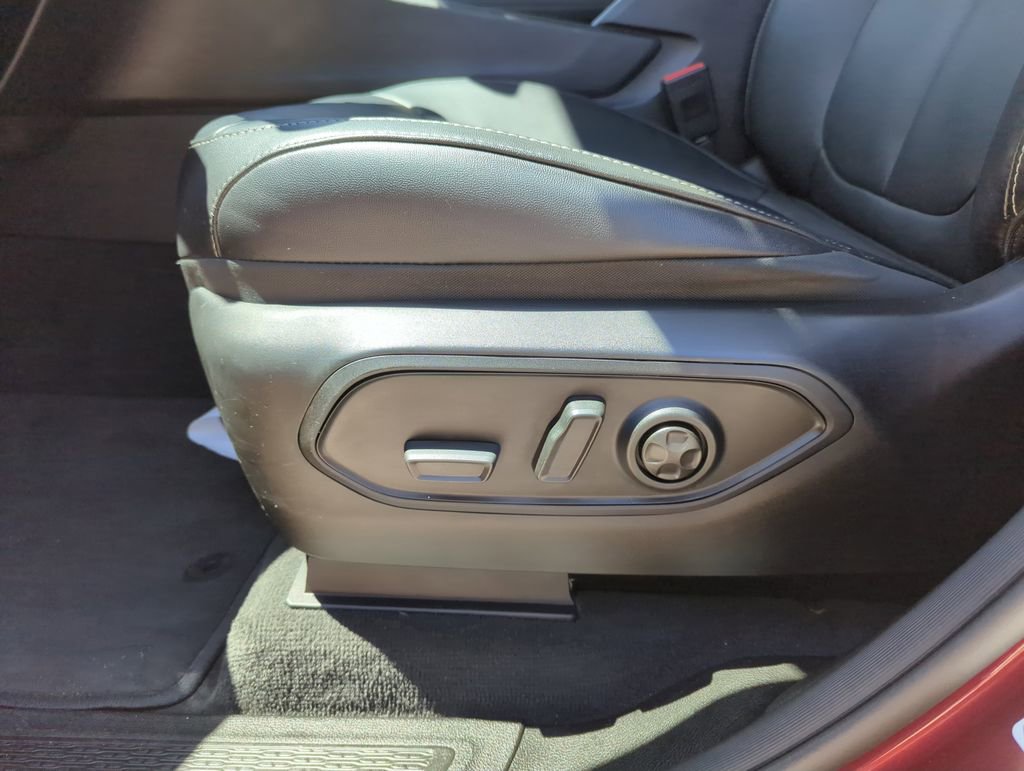 Used 2022 Jeep Grand Cherokee Limited image 13