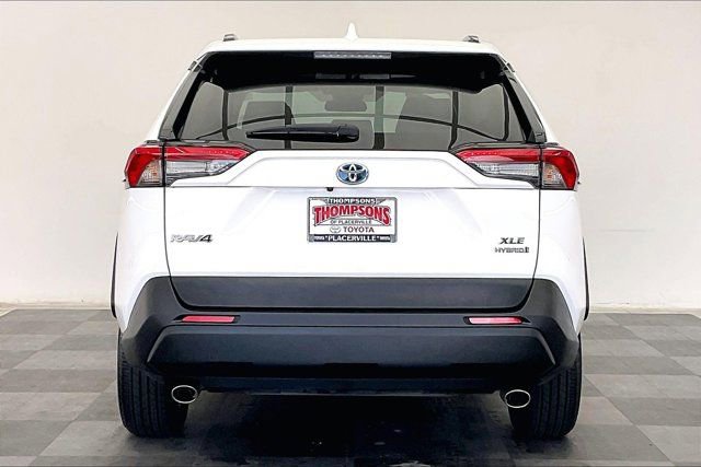 Used 2024 Toyota RAV4 XLE AWD/4WD image 3