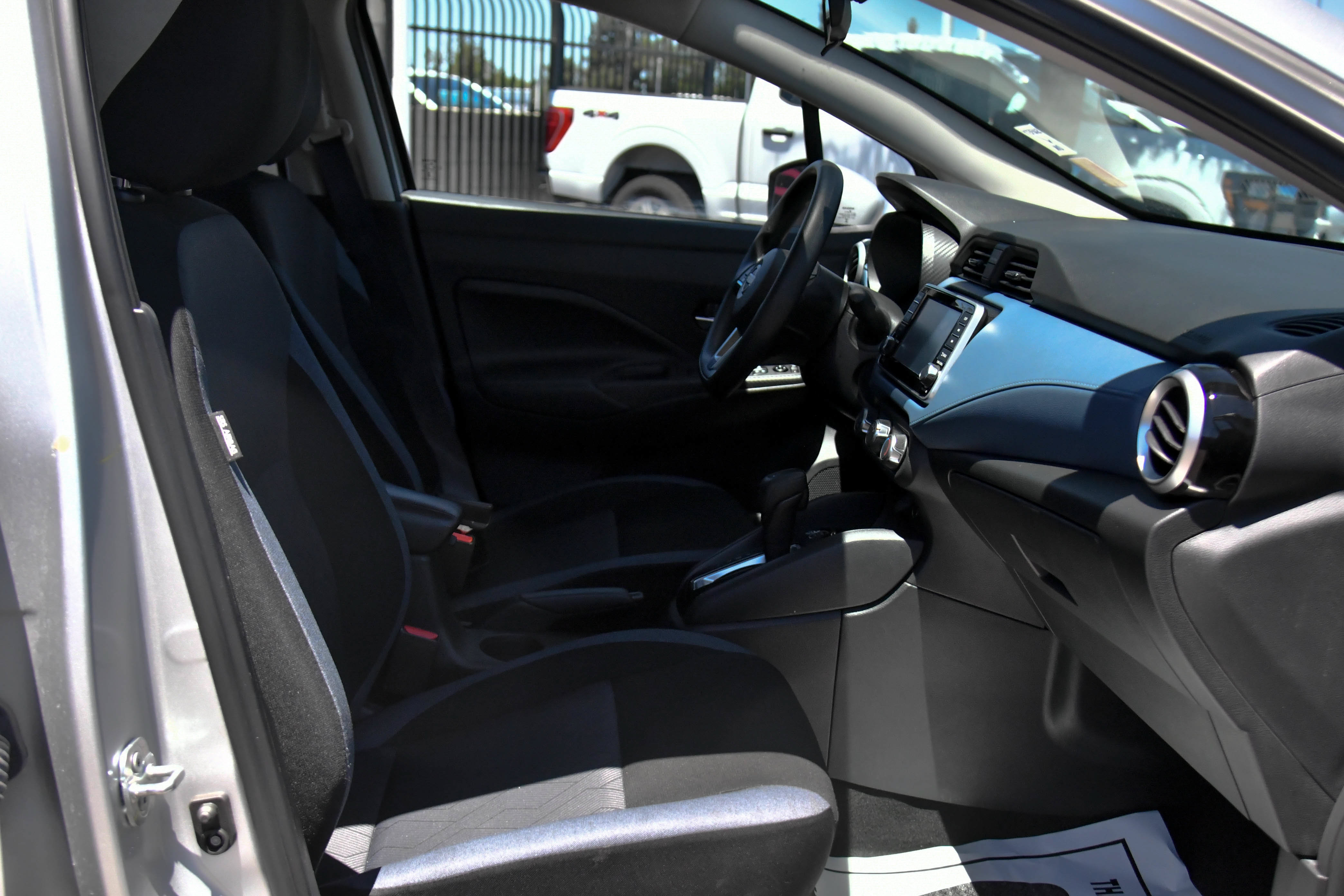 Used 2025 Nissan Versa SV FWD image 39