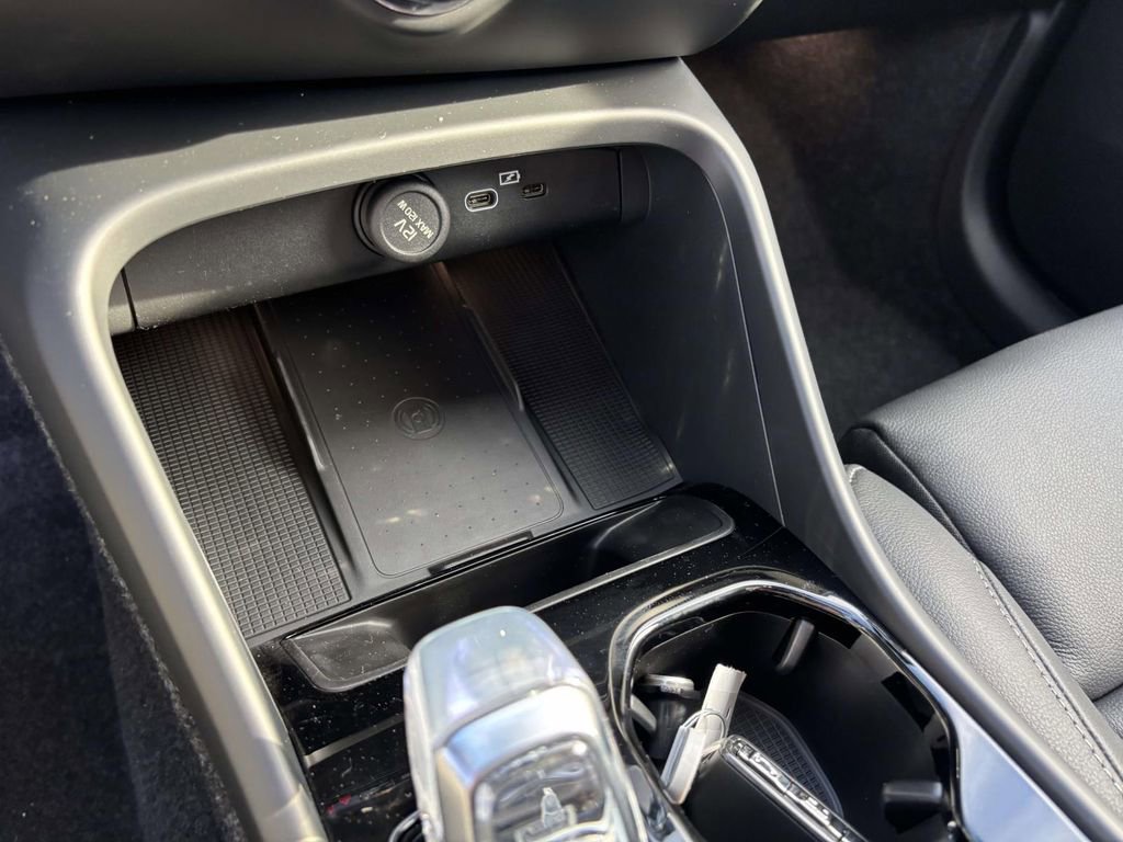 New 2026 Volvo XC40 B5 Plus w/ Protection Package Premier image 22