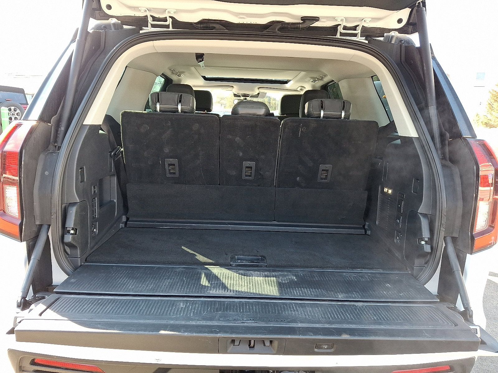 Certified 2025 Ford Expedition Active image 30