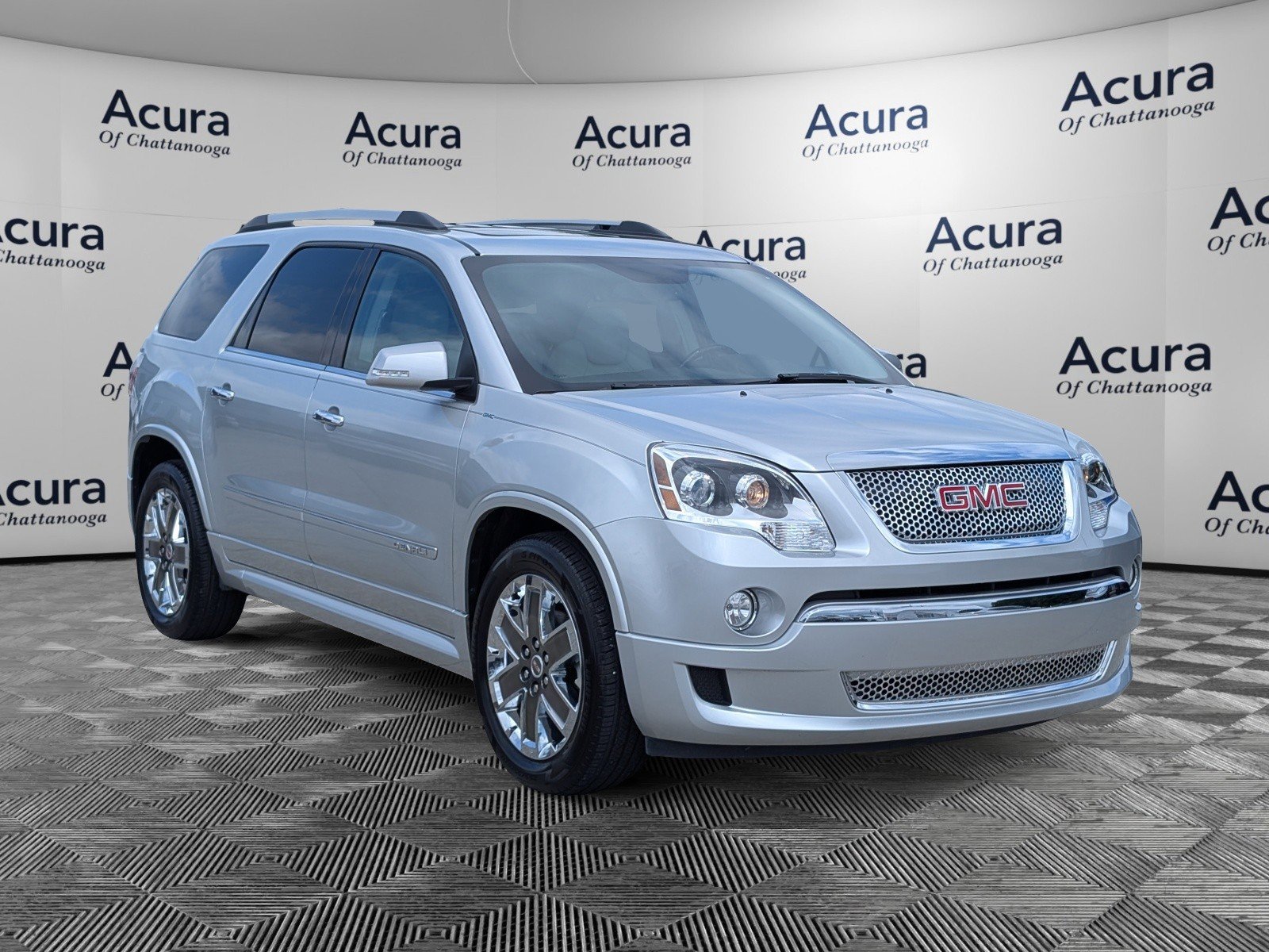 Used 2011 GMC Acadia Denali FWD image 2