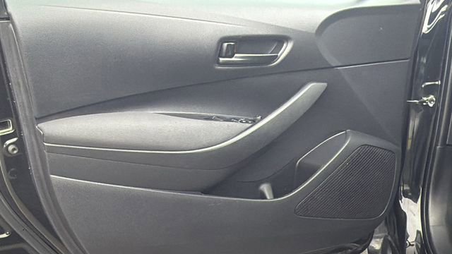 Used 2022 Toyota Corolla LE image 23
