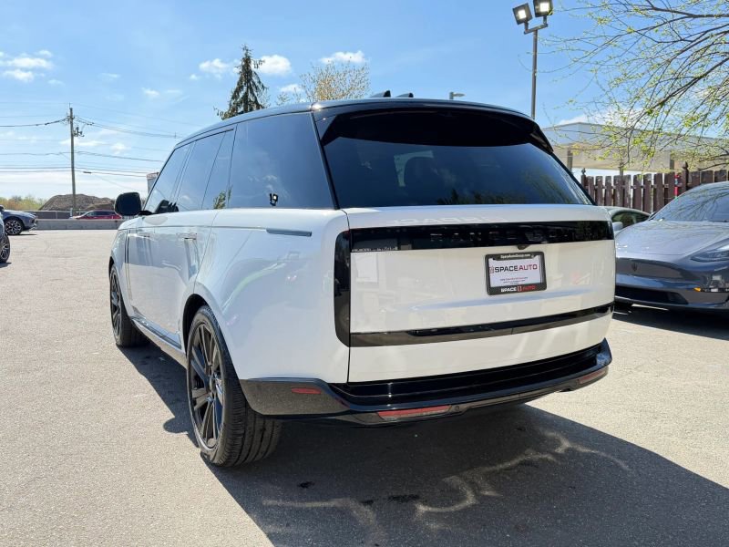 Used 2023 Land Rover Range Rover SE image 7
