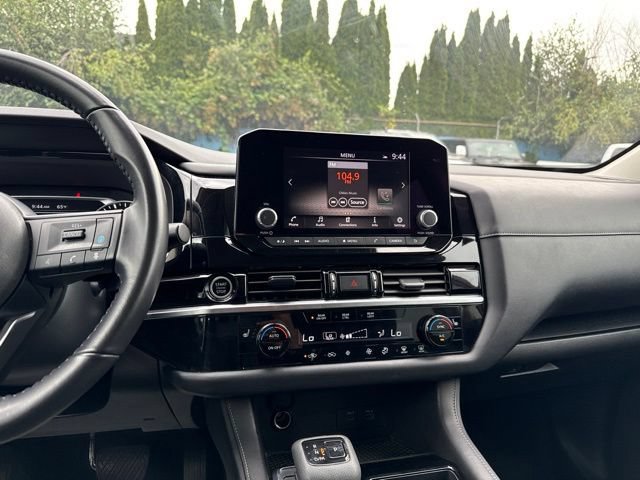 Used 2024 Nissan Pathfinder SV FWD image 21
