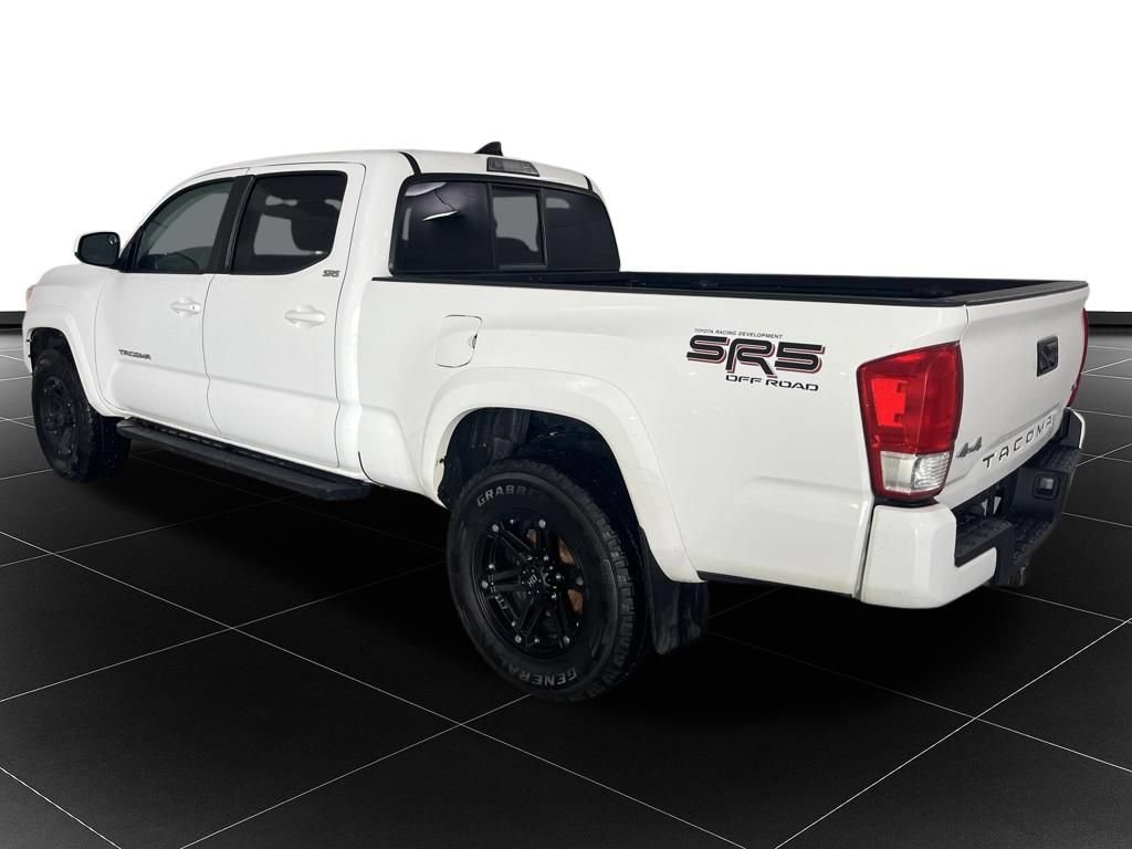Used 2016 Toyota Tacoma SR5 AWD/4WD image 3