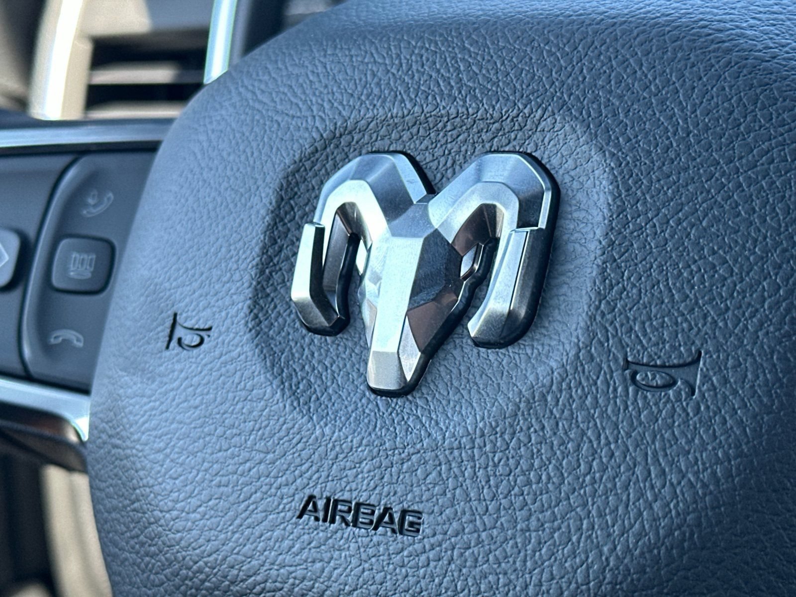 New 2026 RAM 2500 Laramie AWD/4WD image 25