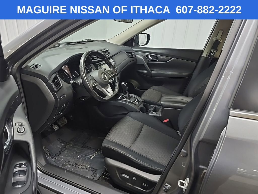 Used 2018 Nissan Rogue SV w/ Sun & Sound Touring Package image 30