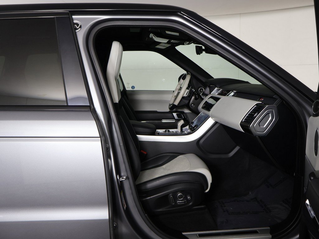 Used 2022 Land Rover Range Rover Sport SVR image 34