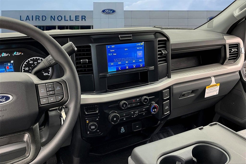 New 2026 Ford F250 4x4 Crew Cab Super Duty image 6