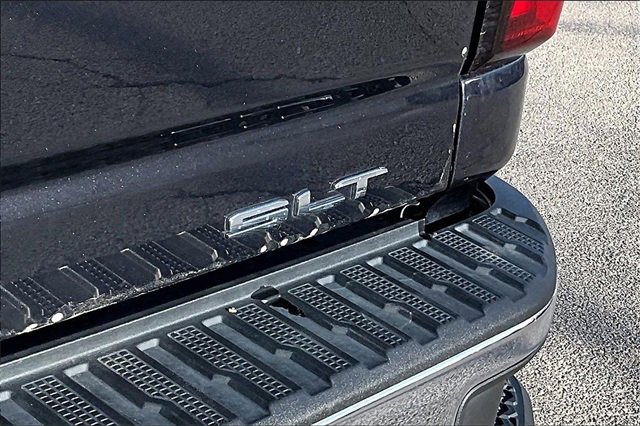 Used 2024 GMC Sierra 2500 SLT w/ SLT Convenience Package image 25