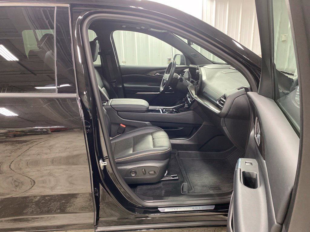 Used 2026 Chevrolet Traverse High Country w/ LPO, Floor Liner Package AWD/4WD image 26