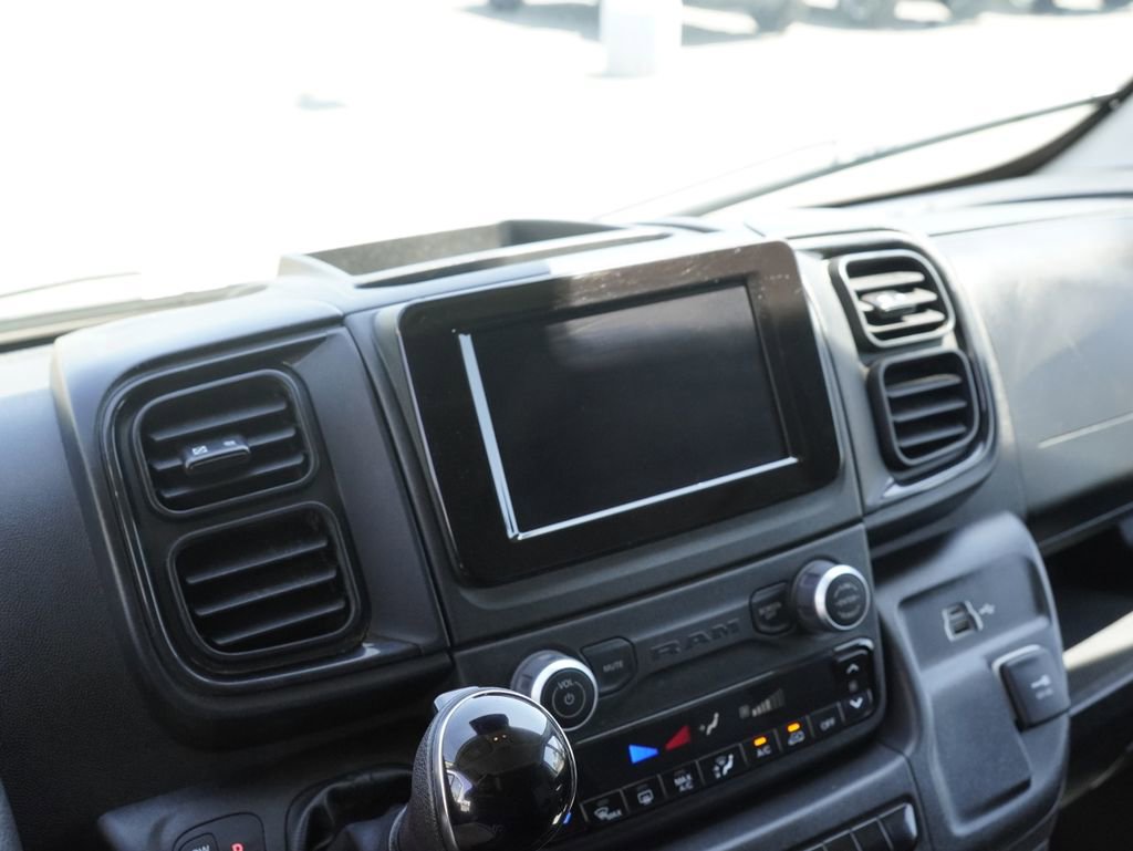 Used 2025 RAM ProMaster 2500 w/ Convenience Group FWD image 15