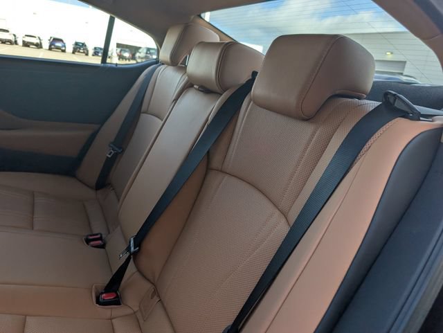Used 2025 Lexus ES 300h w/ Technology Package FWD image 27