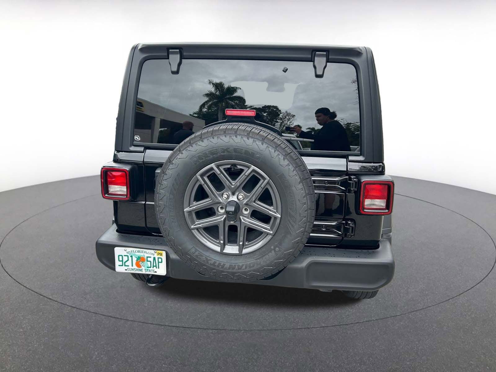 Used 2025 Jeep Wrangler Unlimited Sport AWD/4WD image 15