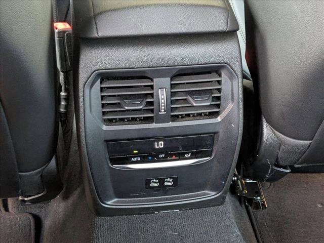 Certified 2024 BMW 330i xDrive Sedan w/ Convenience Package image 17