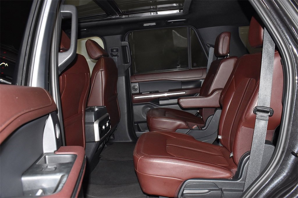 Used 2024 Ford Expedition Limited image 31