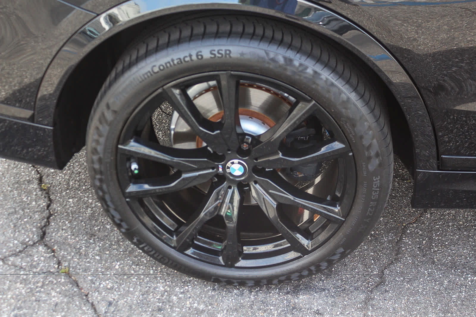 Used 2024 BMW X7 xDrive40i w/ M Sport Package AWD/4WD image 8