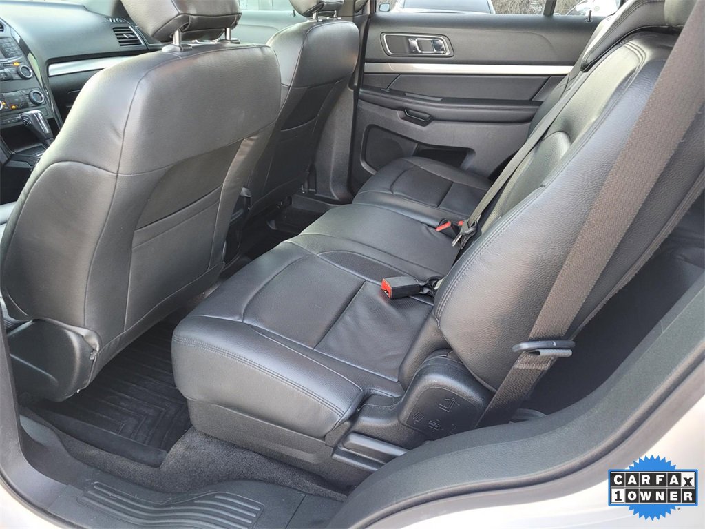 Used 2018 Ford Explorer XLT image 12