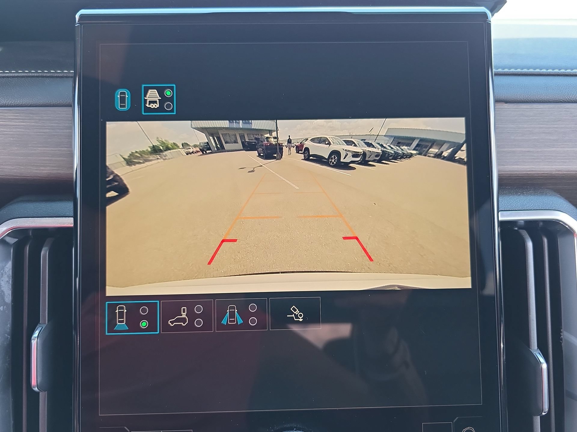 Used 2025 GMC Acadia Denali FWD image 25