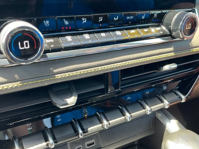 Certified 2025 Chevrolet Colorado ZR2 w/ Technology Package AWD/4WD image 38