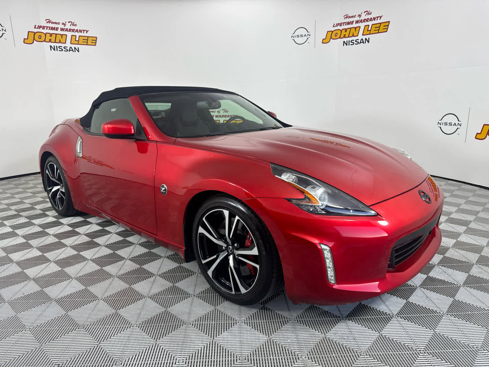 Used 2018 Nissan 370Z Touring Sport image 14