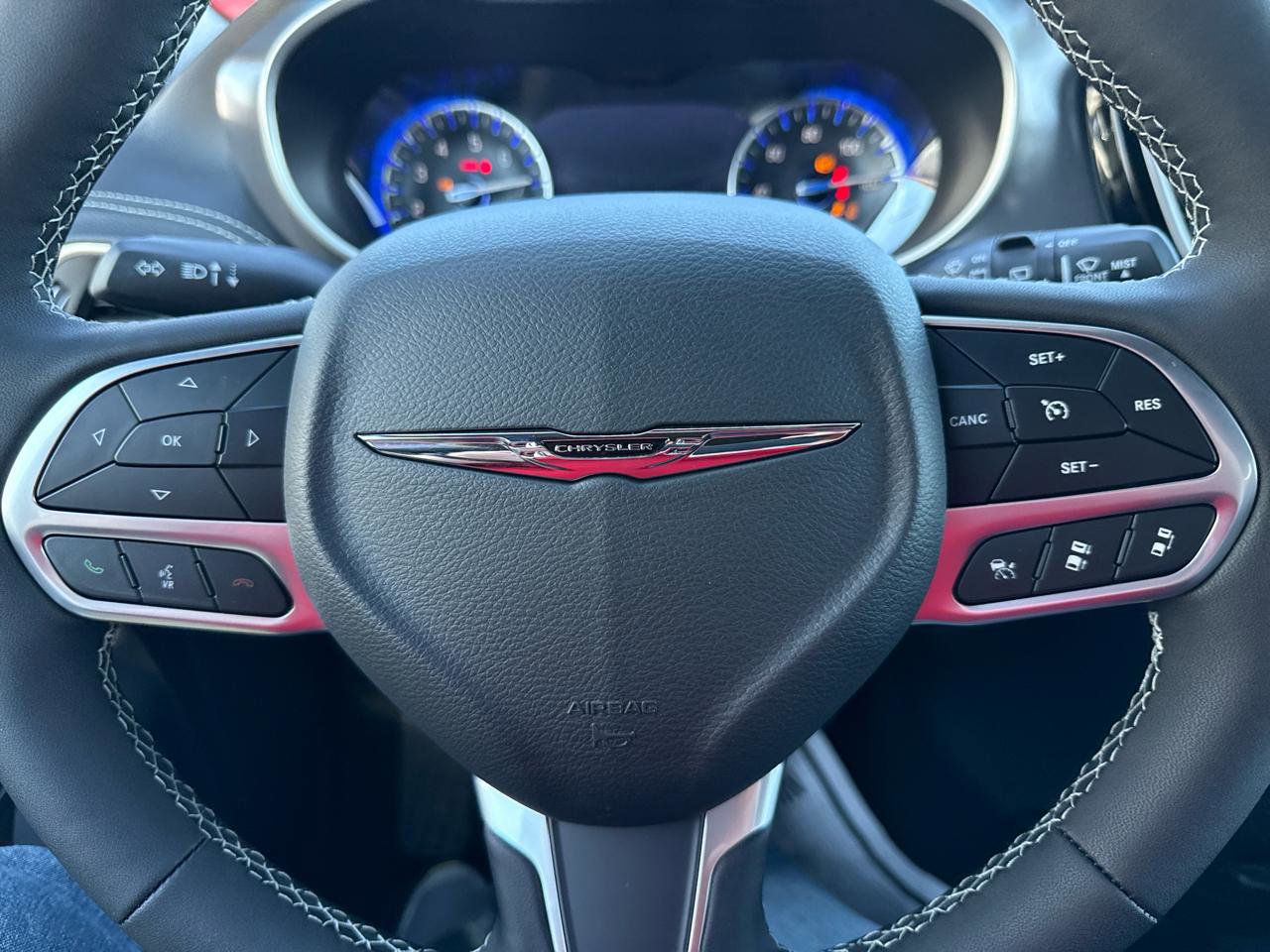 New 2026 Chrysler Pacifica Select image 30