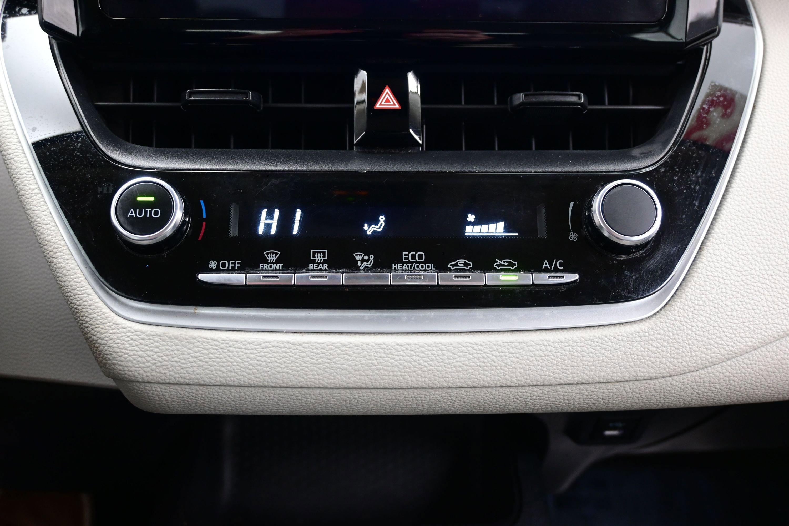 Used 2023 Toyota Corolla LE FWD image 19