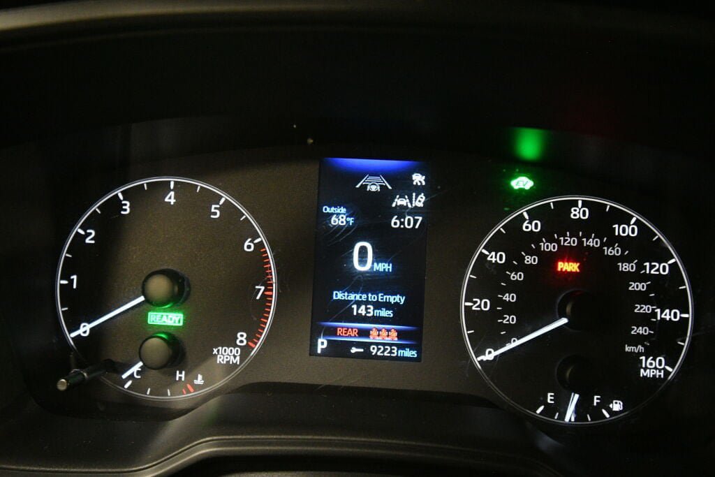 Used 2023 Toyota Corolla Cross AWD Hybrid image 13