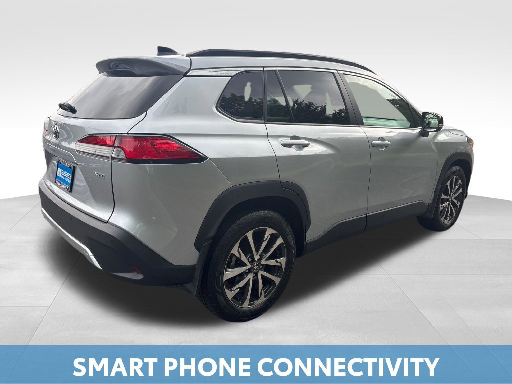 Used 2025 Toyota Corolla Cross XLE FWD image 8
