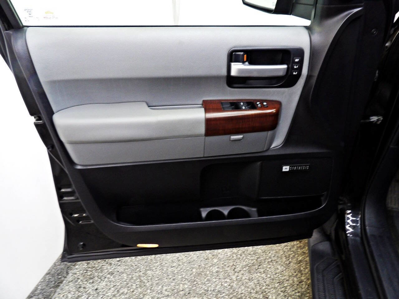 Used 2012 Toyota Sequoia Platinum AWD/4WD image 7