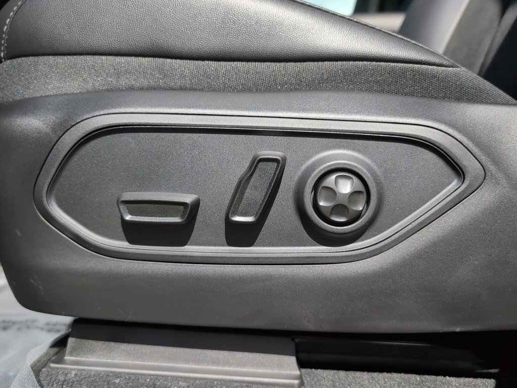 New 2025 Jeep Grand Cherokee L Altitude image 21