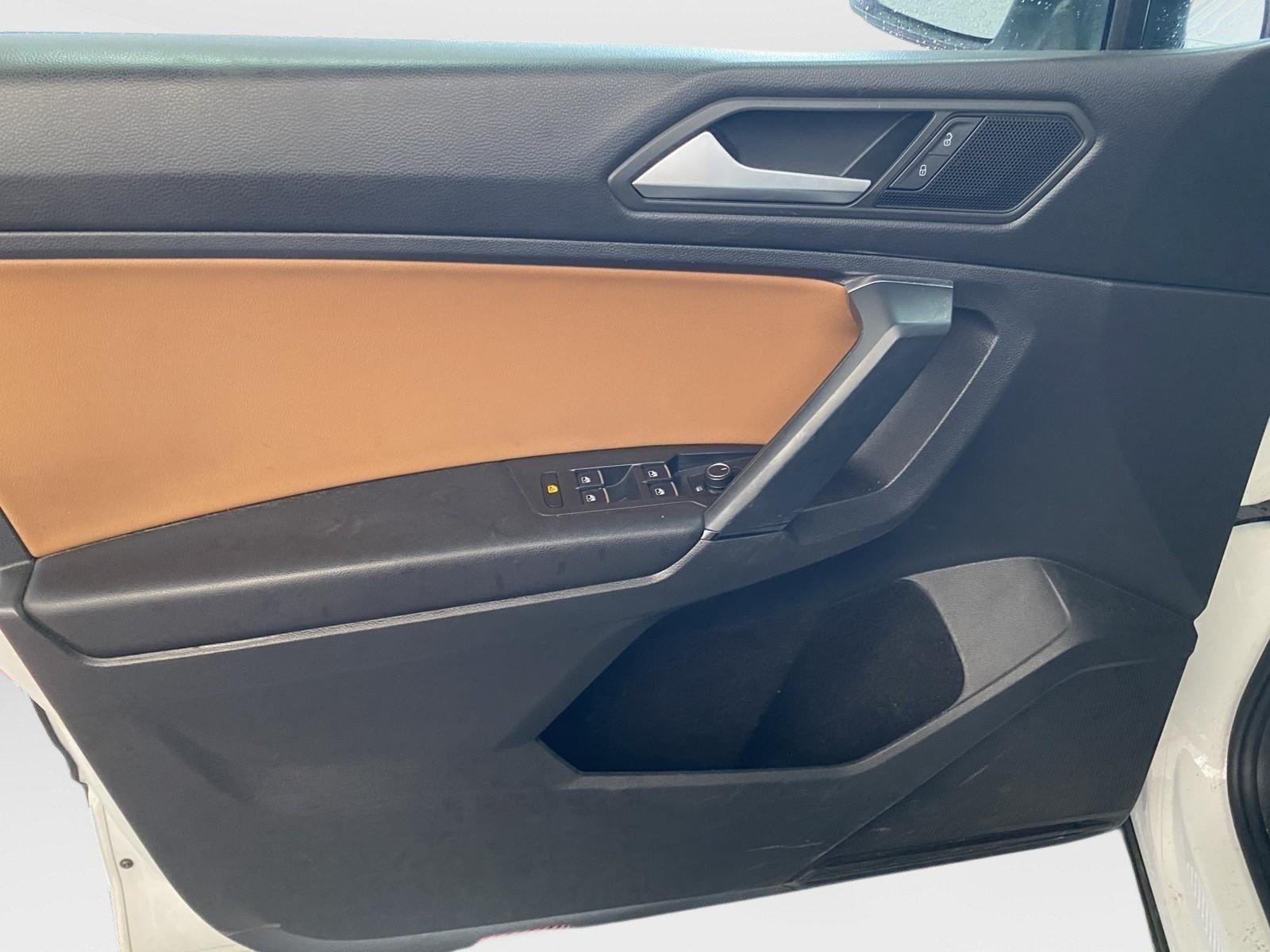 Used 2019 Volkswagen Tiguan SE w/ Panoramic Sunroof Package AWD/4WD image 18