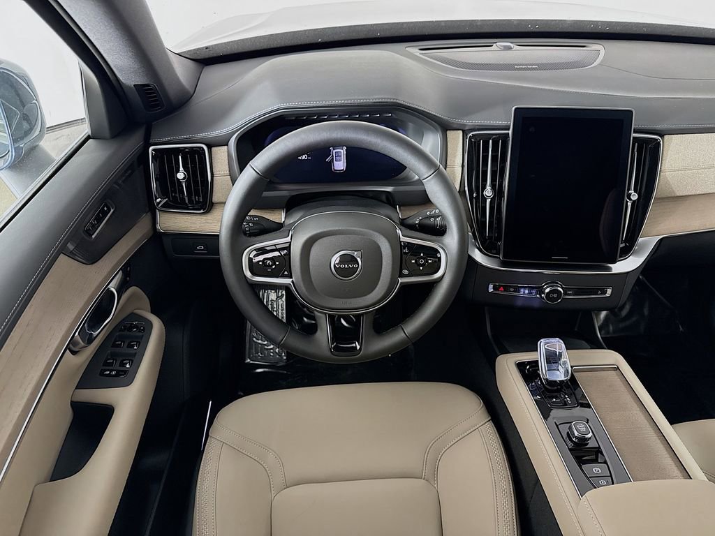 New 2026 Volvo XC90 B6 Plus w/ Protection Package Premier image 24