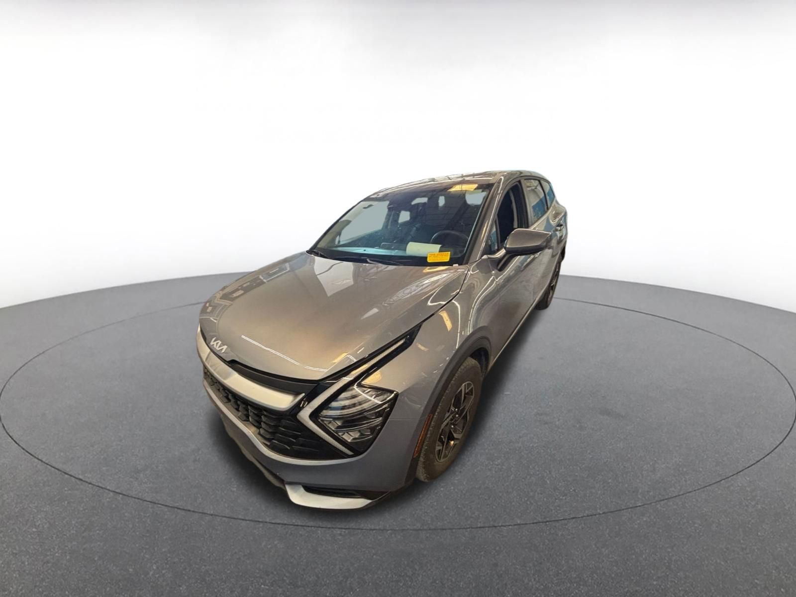 Used 2025 Kia Sportage LX image 4