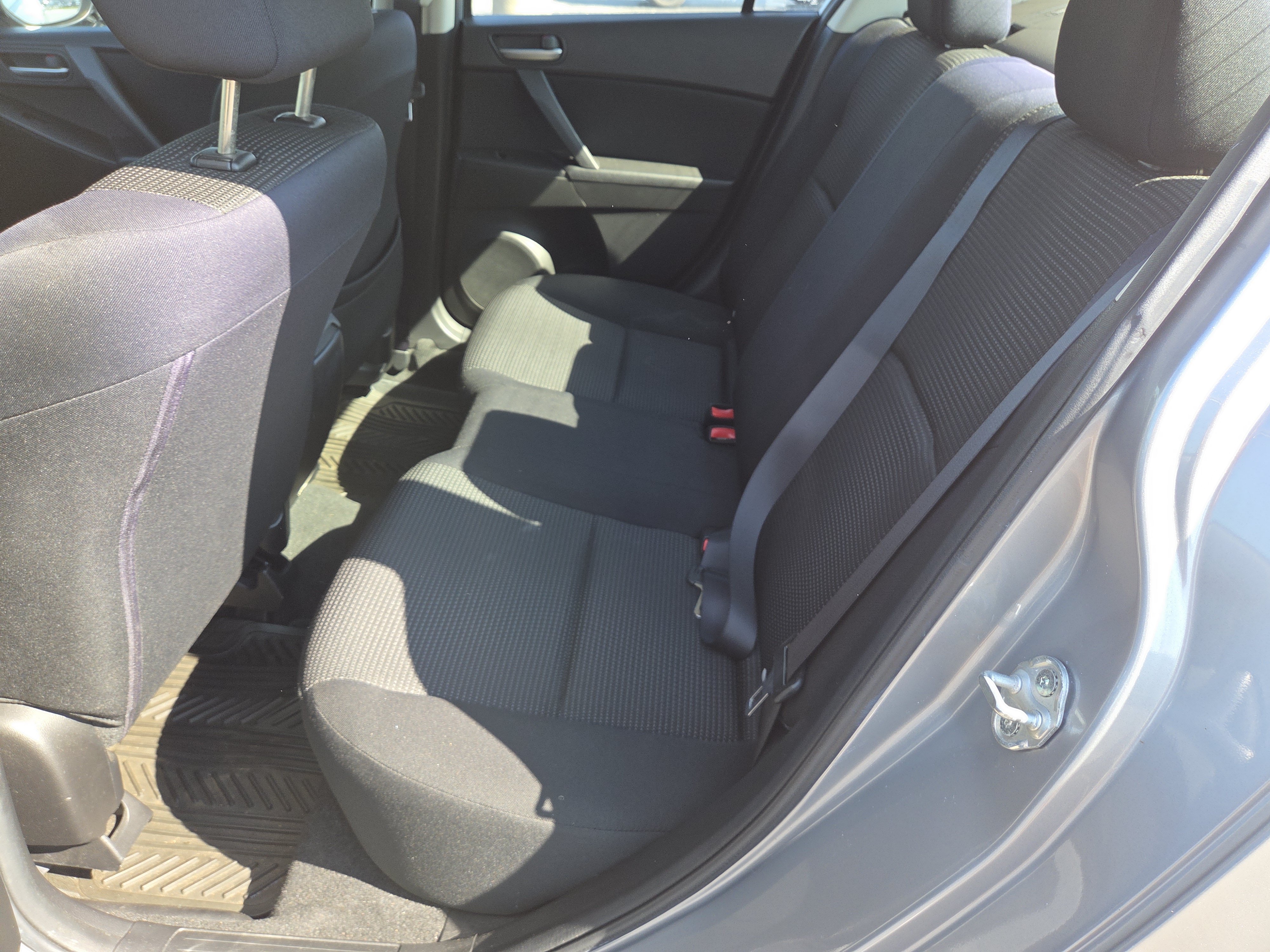 Used 2012 MAZDA MAZDA3 i Sport FWD image 8