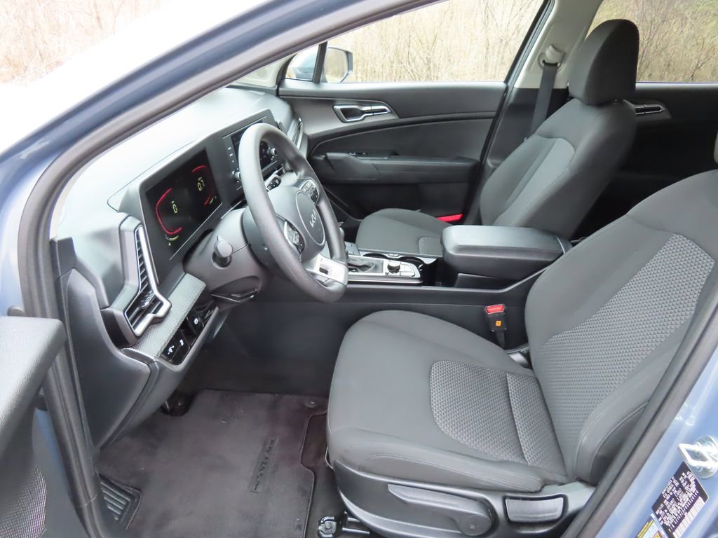 Certified 2025 Kia Sportage LX image 19