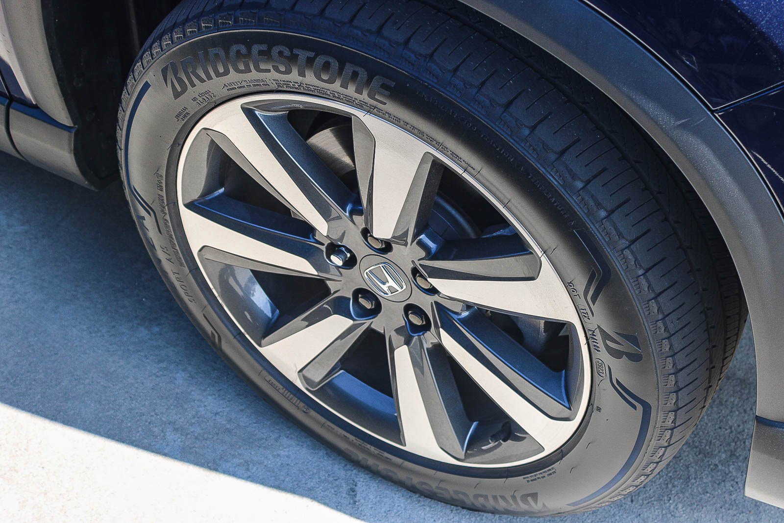 Used 2024 Honda Pilot Touring image 12