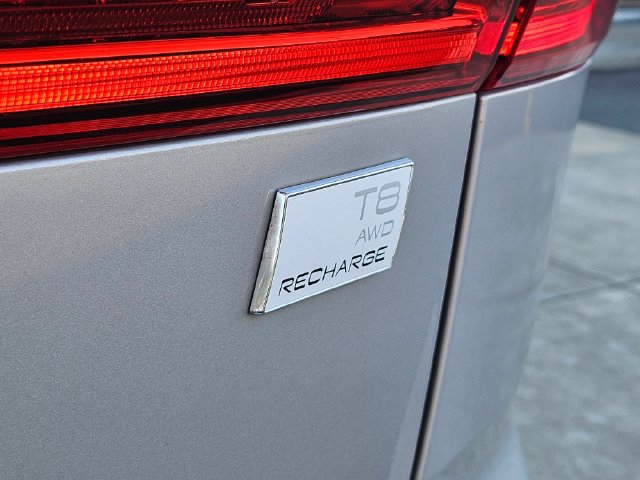 Certified 2024 Volvo XC60 T8 Plus w/ Protection Package Premier AWD/4WD image 11