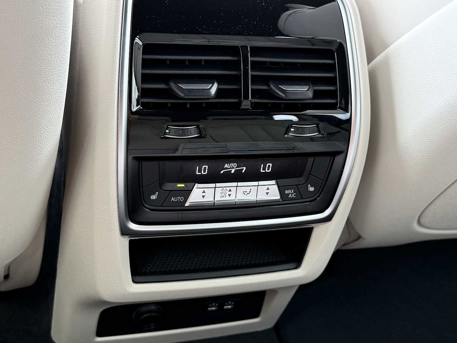 New 2026 BMW X5 xDrive40i w/ M Sport Package image 32
