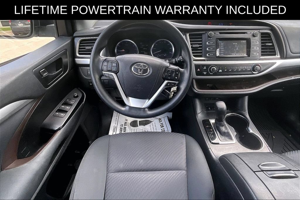 Used 2019 Toyota Highlander LE FWD image 6